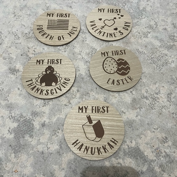 My 1st Holiday Wooden Photo Props - Picture 1 of 3